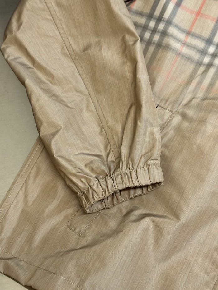 Burberry Gradient Check Hooded Jacket FZJK2433