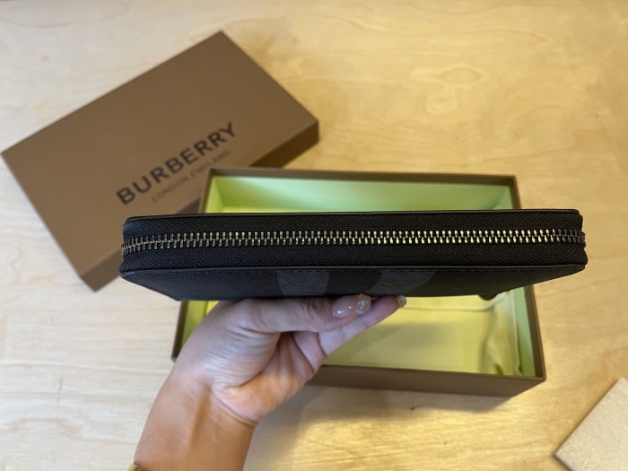 Burberry Large Check Zip Wallet FZBB234