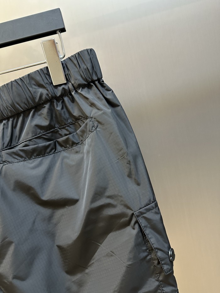 Moncler Shorts FZKZ1947
