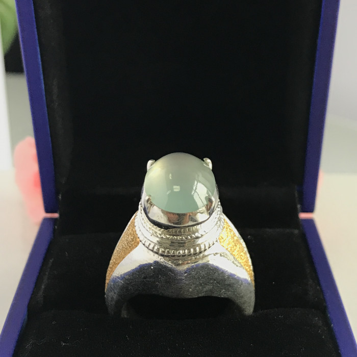 Myanmar emerald ring face (1 piece)