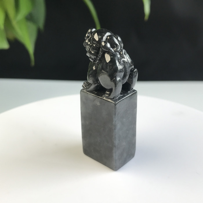 Emerald seal