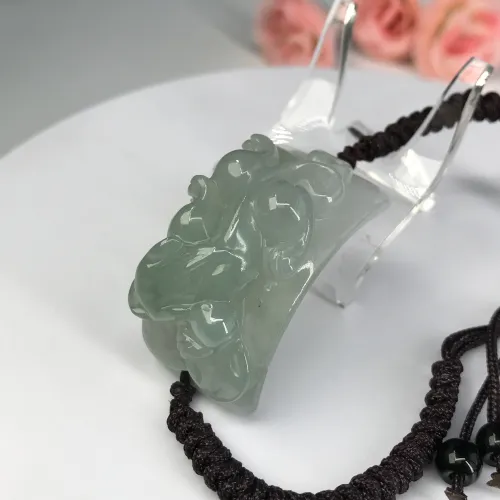 Emerald hand