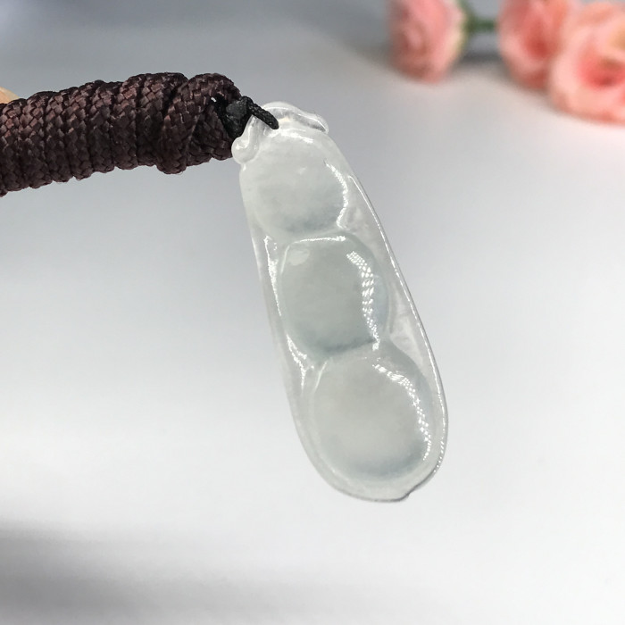 Jade pendant (happy bean)