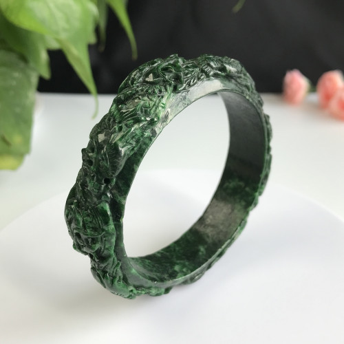 Jade Bracelet (free pendant)