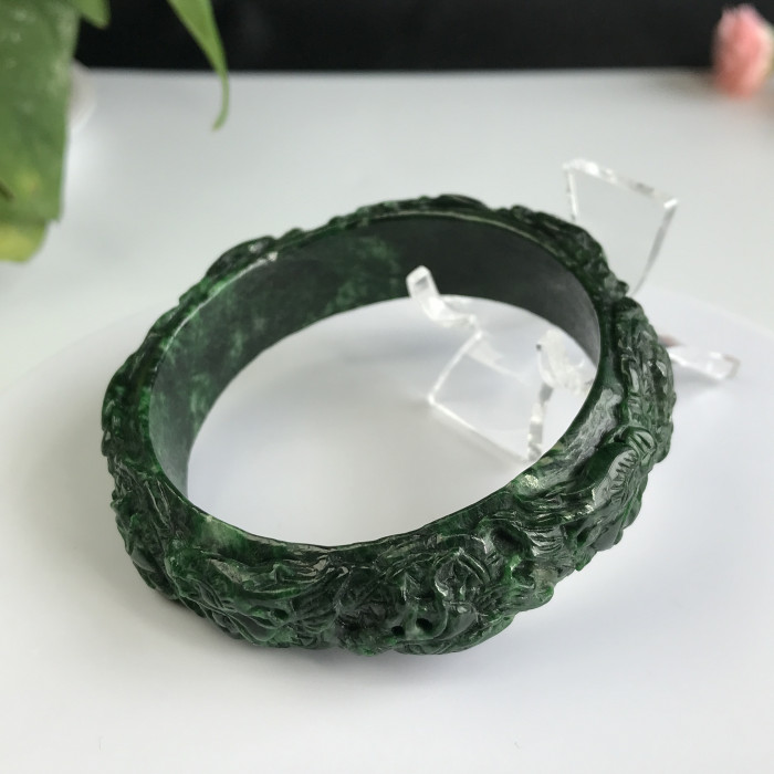 Jade Bracelet (free pendant)