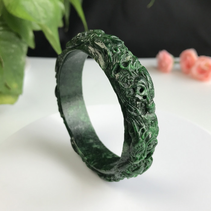 Jade Bracelet (free pendant)