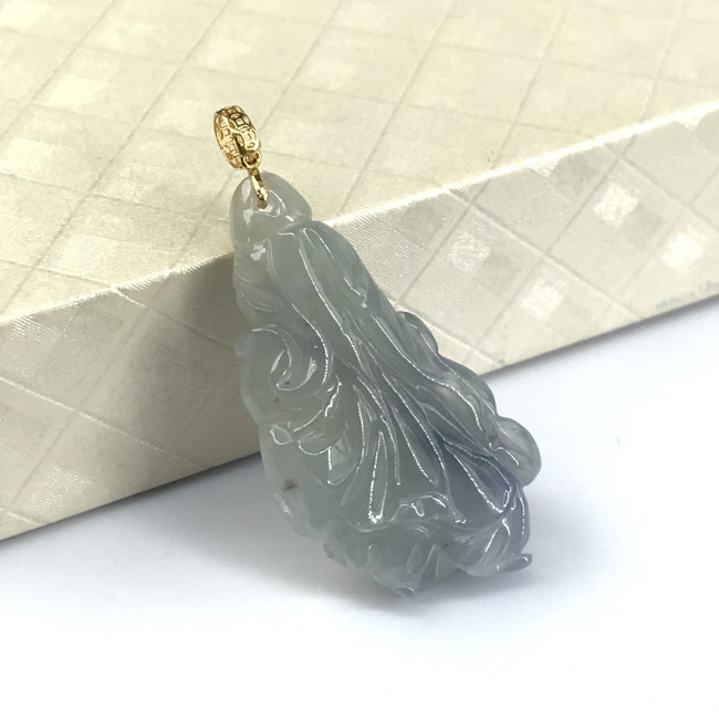 Jade pendant (cabbage)