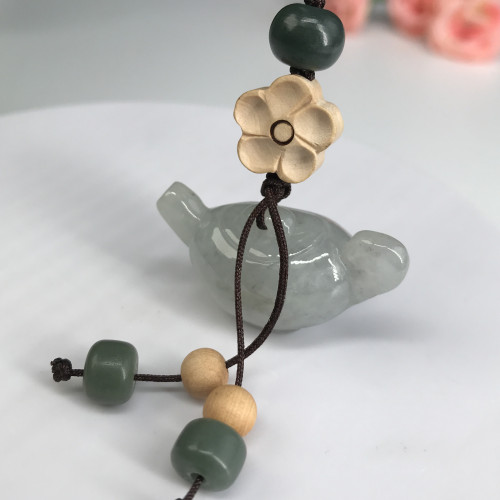 Jade pendant (pot)