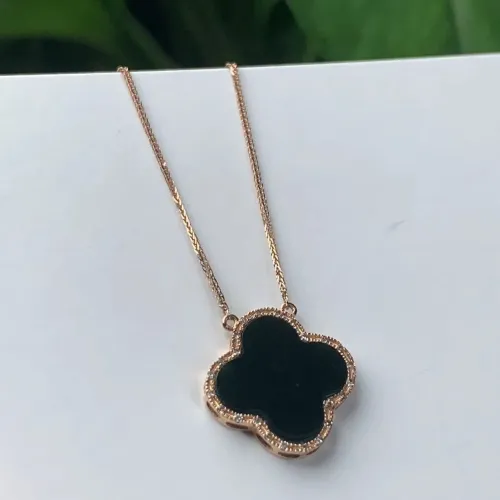 ink green necklace