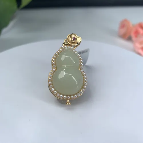 Hotan jade pendant