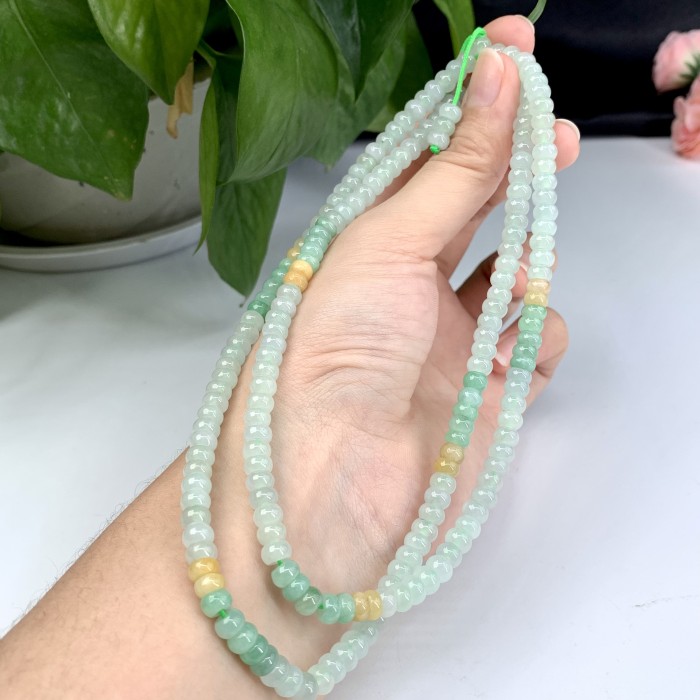 Emerald bead chain