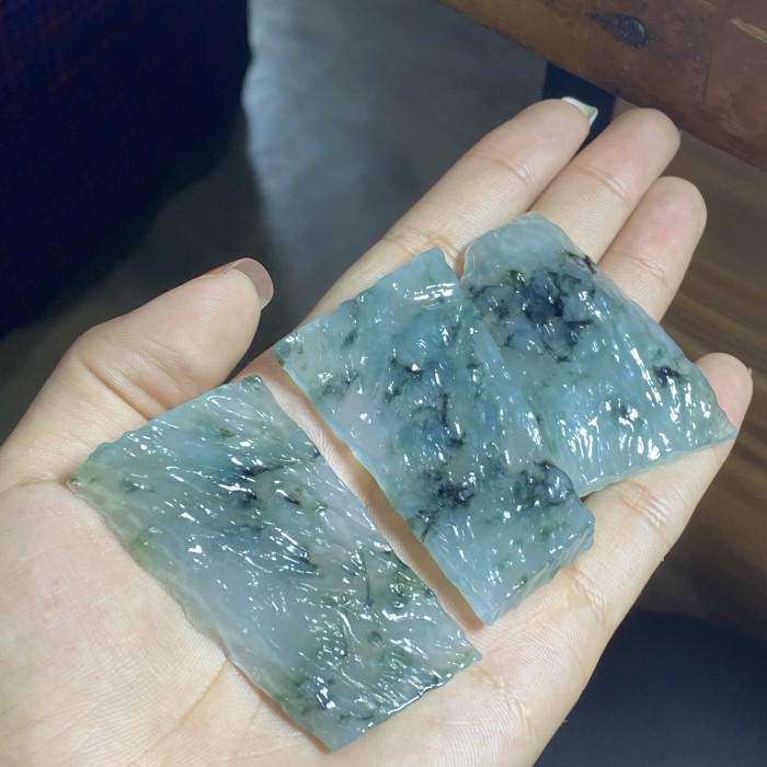 Emerald glue block