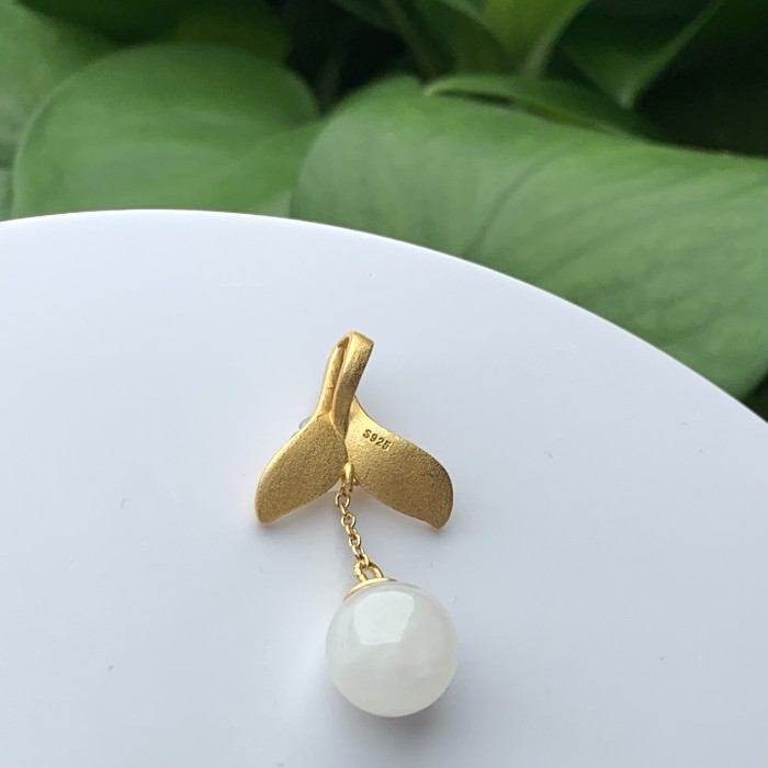 Hetian jade pendant