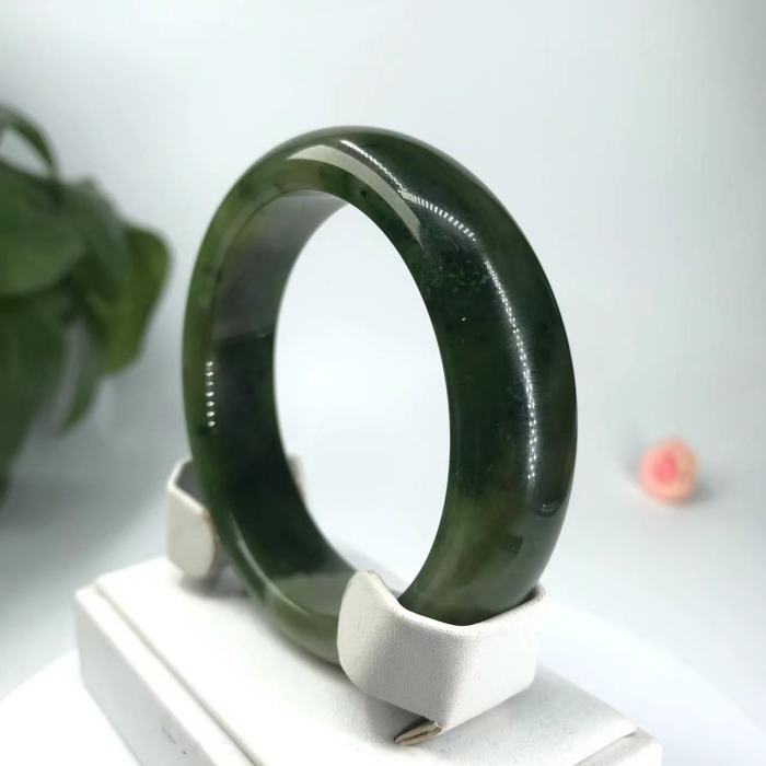 Hetian jade bracelet