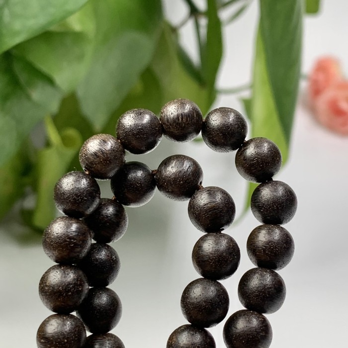 Wooden bead string