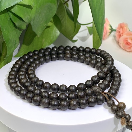 Wooden bead string