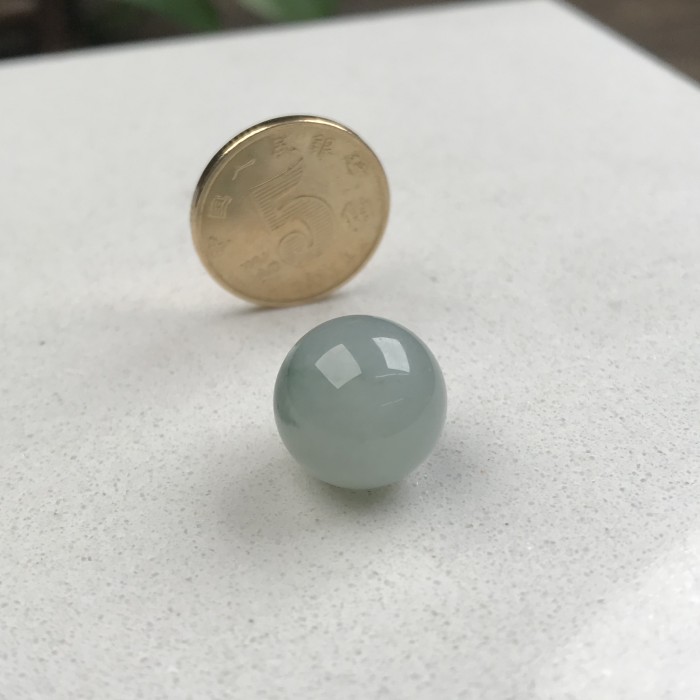 Emerald bead