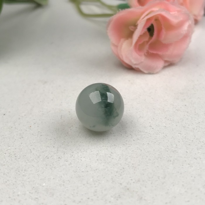 Emerald bead