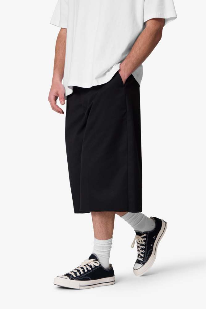 Baggy Pleated Shorts - Black