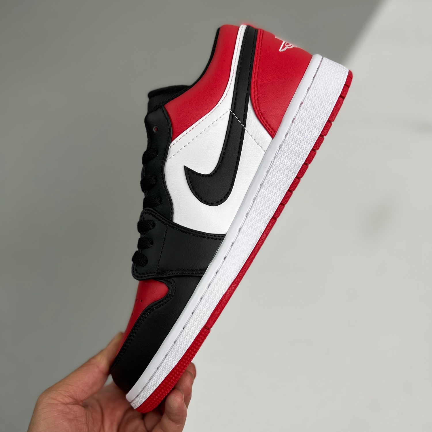 jordan 1 bred red toe