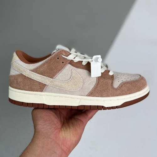 adult SB Dunk Low Laser brown and khaki