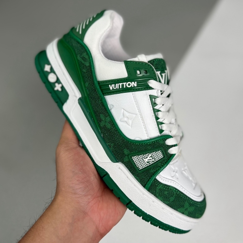 Louis Vuitton adult Trainer Sneaker Low green white