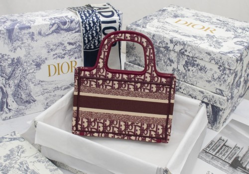 Dior Book Tote Oblique Burgundy 22.5248cm