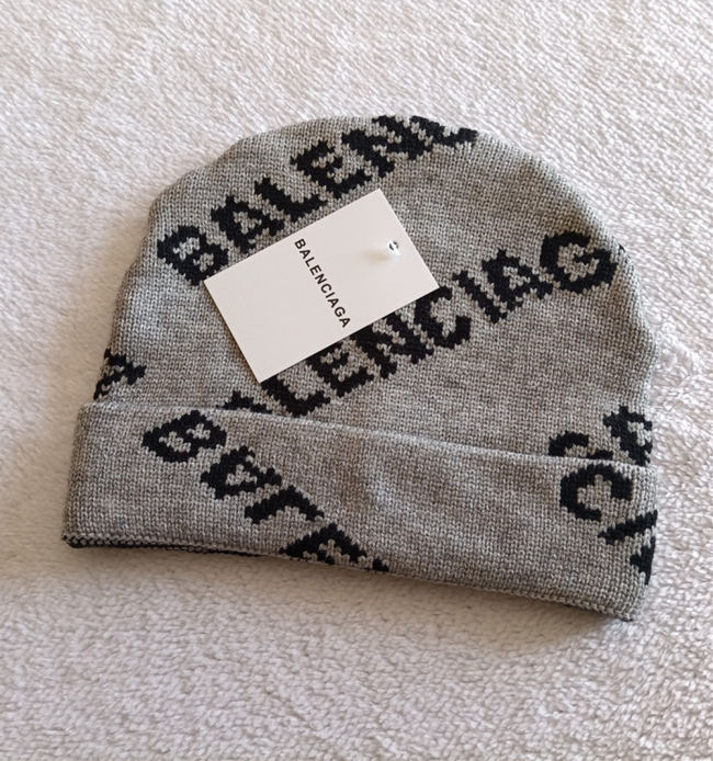 Allover Logo beret Knit Cap Cuffed Beanie Winter Soft Warm Unisex 205