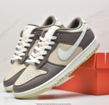 Dunk Low “Velcro Tongue