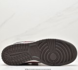 SB Dunk LowDark Driftwood Red