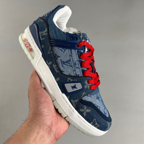Trainer Blue red