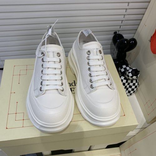 Tread Slick Low Lace Up White White (Women's)
