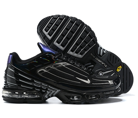 black and purple air max plus