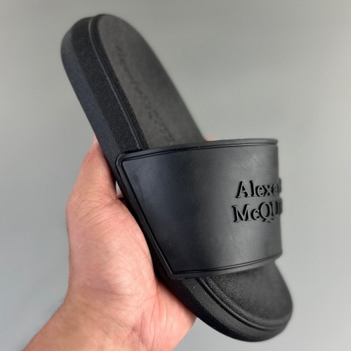 unisex slippers black
