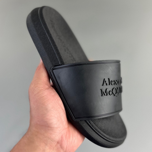 unisex slippers black