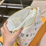 Women's original COUSSIN BB messenger bag white 22cmx16cm