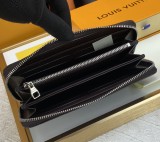 Men's New Retro Embossed Calf Leather Wallet Card Bag brown M60017