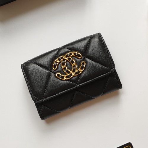 Women's Classic Gold Chain Logo Fliped Leather Wallet black AP1790