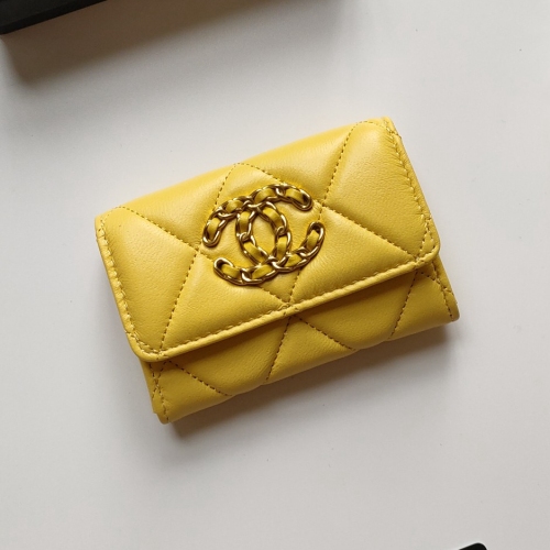 Women's Classic Gold Chain Logo Fliped Leather Wallet yellow AP1790