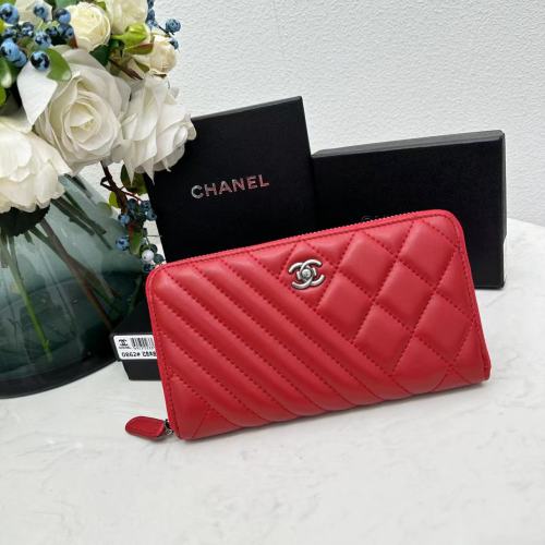 Women's Metal Logo Quilted Sewn Finish Cowhide Wallet red 0862