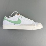 Blazer Low 77 Jumbo Board shoes White green DO9799-100