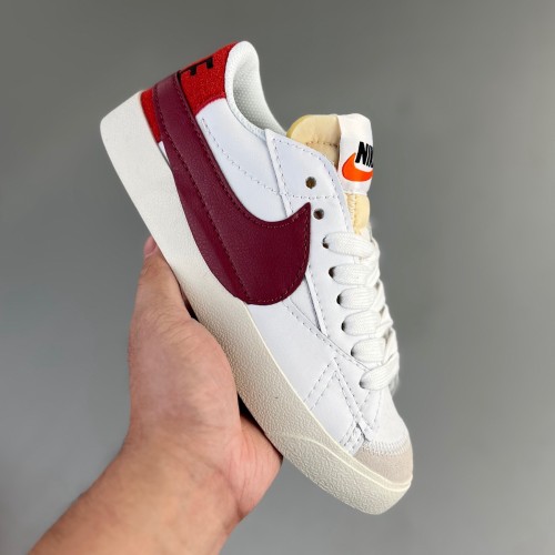 Blazer Low 77 Jumbo Board shoes White red DQ1470-601