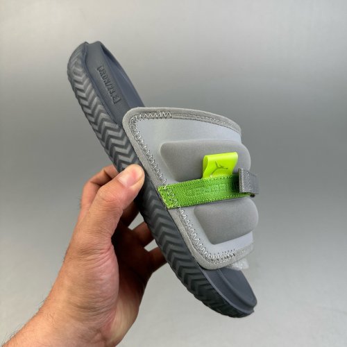 Super Play Anti slip Wear-resistant Lightweight Sports Sandals Grey DM1683