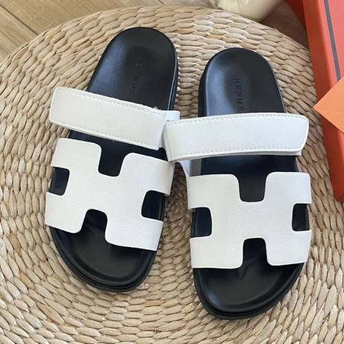 Summer New Granular Leather Surface Comfortable Breathable Men's Sandals White