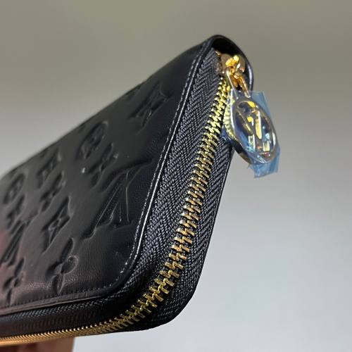 Men's New Retro Embossed Calf Leather Wallet Card Bag black M60017