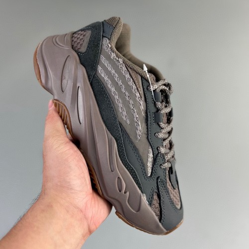 Yeezy Boost 700 Casual Sneakers V2 Mauve Brown