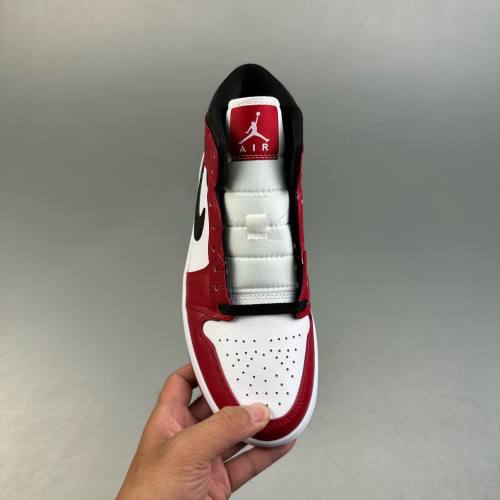 Retro Mid Top Casual Sneakers Red&White Man 554724-173 Woman 554725-173