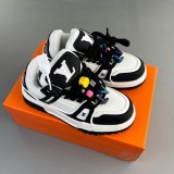 Trainer Maxi Low Top Lace Up Sneakers Black White