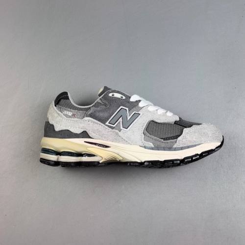 NB 2002 Retro Cushioned Low Top Sneakers Gray M2002RDB