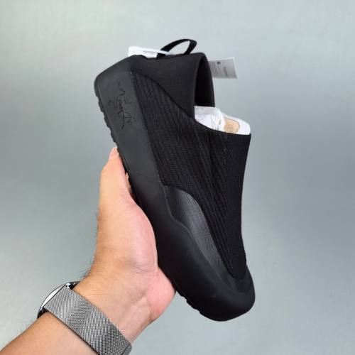 Beams Arcteryx Kragg Retro Sneakers Black